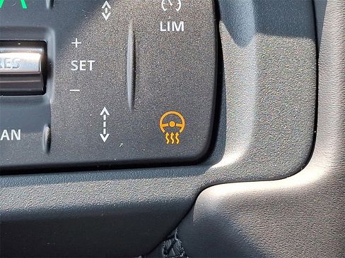 New 2025 Land Rover Defender 110 S image 20