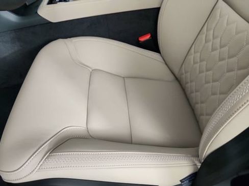 New 2026 Volvo XC90 B6 Plus w/ Protection Package Premier AWD/4WD image 13