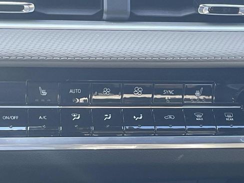 New 2026 Chevrolet Equinox LT w/ Convenience Package II image 23