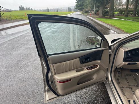 Used 2002 Buick Regal LS w/ LS Premium Pkg image 26