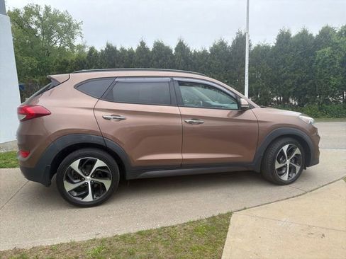 Used 2016 Hyundai Tucson Limited w/ Option Group 03 AWD/4WD image 9