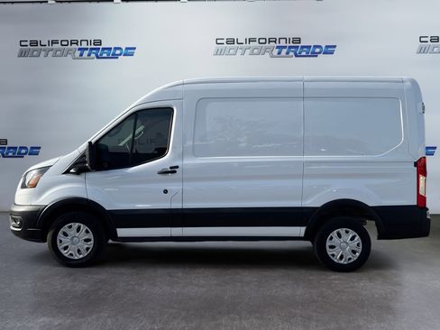 Used 2023 Ford E-Transit Medium Roof image 8