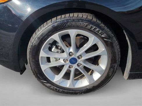Used 2020 Ford Fusion SE image 24