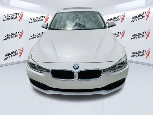 Used 2018 BMW 320i Sedan w/ Convenience Package image 8