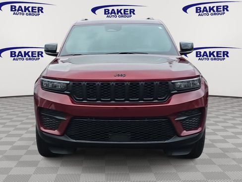 Used 2023 Jeep Grand Cherokee Altitude image 8