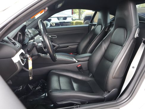 Used 2018 Porsche 718 Cayman RWD image 7