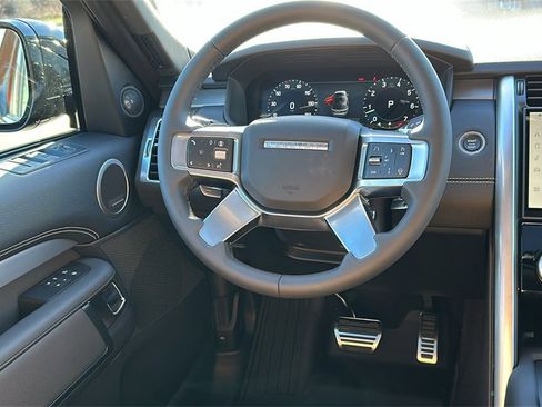 New 2026 Land Rover Discovery Limited Edition image 24