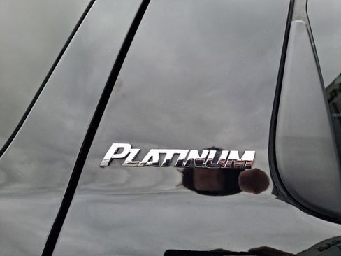 Used 2020 Toyota Sequoia Platinum image 3