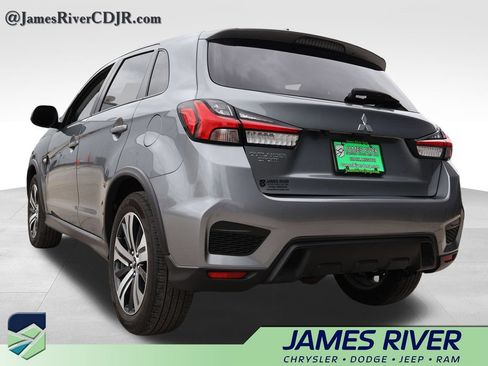 Used 2025 Mitsubishi Outlander Sport SE AWD/4WD image 3