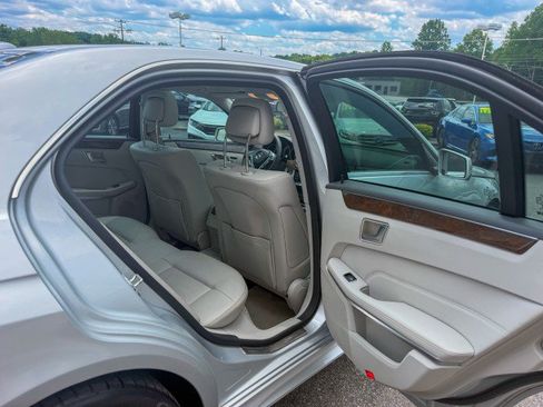Used 2016 Mercedes-Benz E 350 Sedan image 18