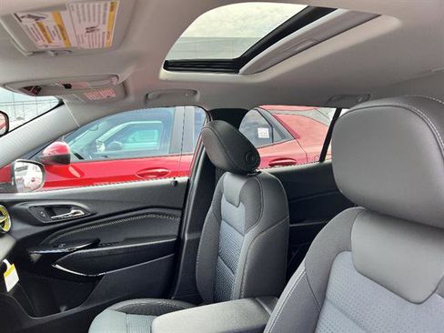 New 2026 Chevrolet Trax LT image 17