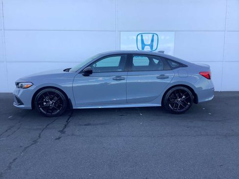 Used 2024 Honda Civic Sport image 2