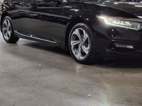 Used 2018 Honda Accord EX image 16