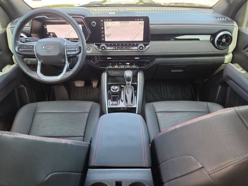 Used 2024 Chevrolet Colorado Z71 w/ Z71 Convenience Package 2 AWD/4WD image 16