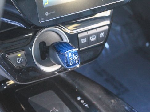 Used 2022 Toyota Prius Prime XLE image 19