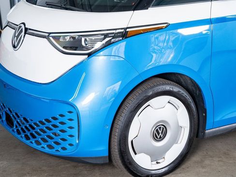 Used 2025 Volkswagen ID. Buzz 1st Edition image 11