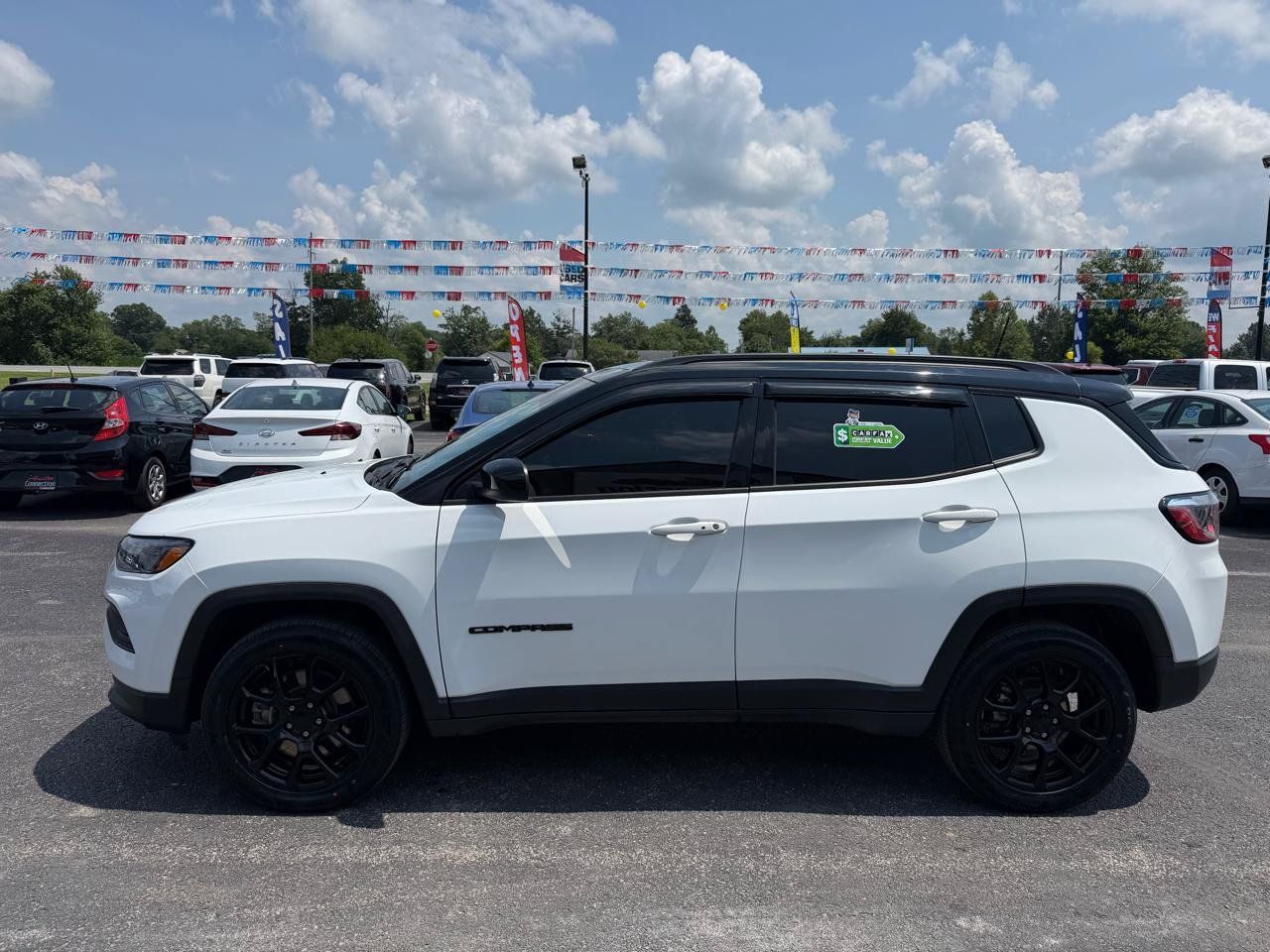 Used 2024 Jeep Compass Latitude w/ Convenience Group AWD/4WD image 9
