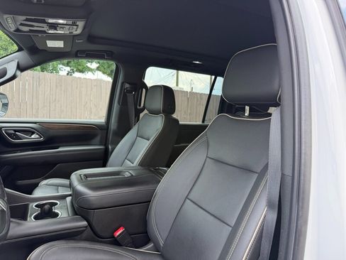 Used 2022 Chevrolet Suburban Premier w/ Premium Package AWD/4WD image 21