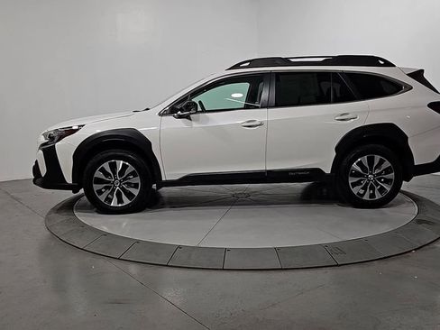 Certified 2025 Subaru Outback Limited image 2
