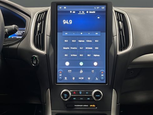 Used 2023 Ford Edge SEL w/ Convenience Package AWD/4WD image 13