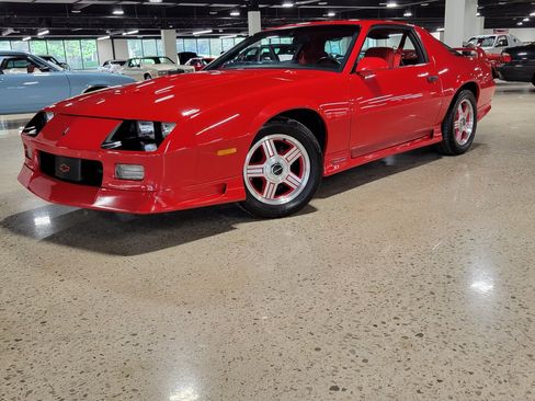 Used 1991 Chevrolet Camaro Z28 RWD image 21