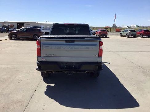 Used 2024 Chevrolet Silverado 1500 LT Trail Boss w/ Convenience Package II AWD/4WD image 4