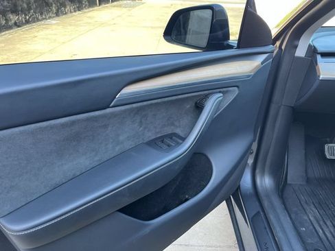 Used 2023 Tesla Model Y Long Range AWD/4WD image 11