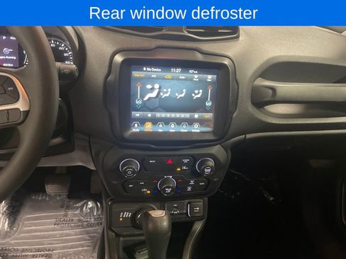 Used 2023 Jeep Renegade Latitude image 5