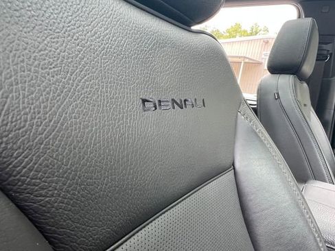 Used 2021 GMC Yukon XL Denali w/ Denali Premium Package image 44