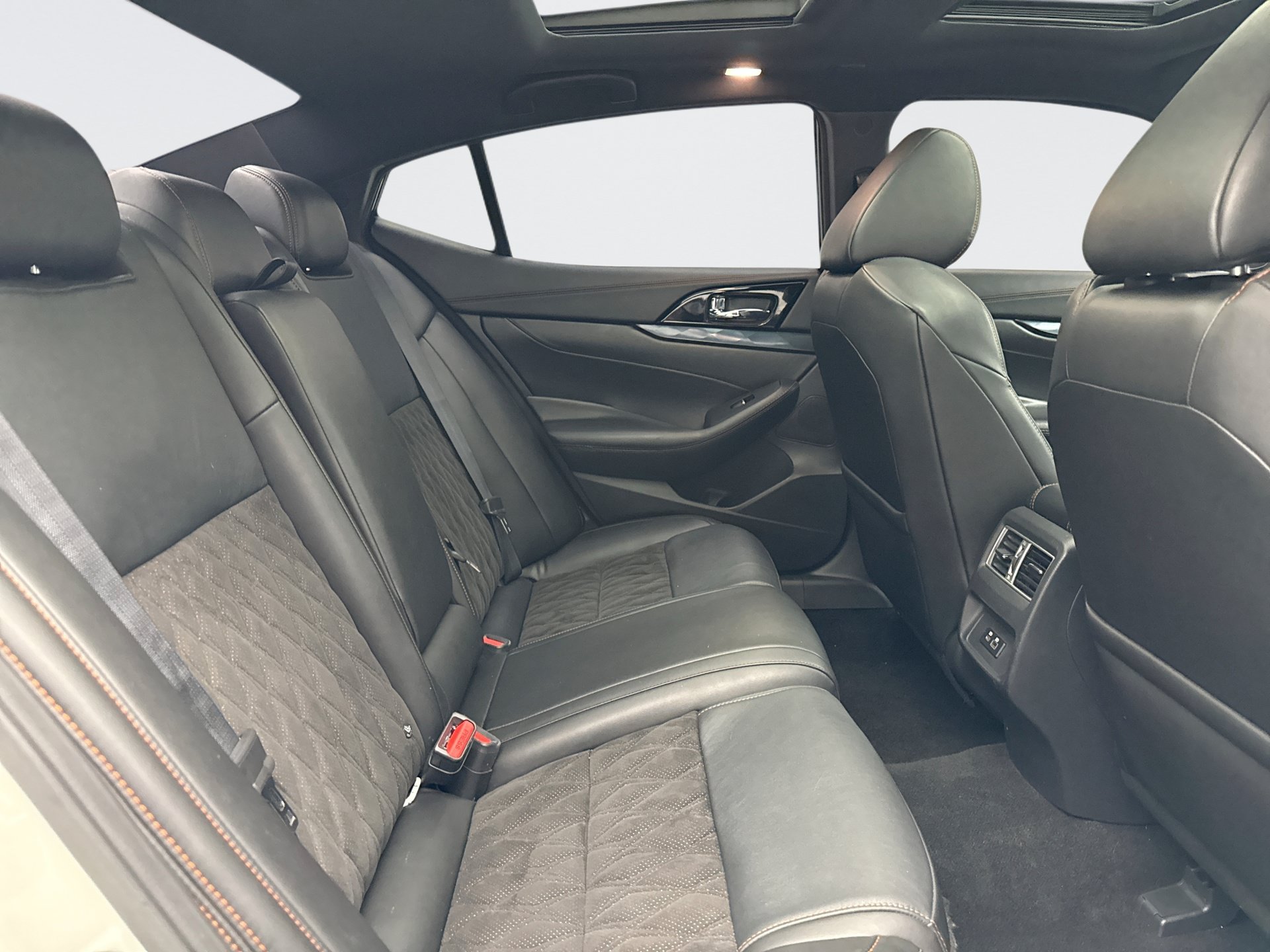 Used 2023 Nissan Maxima SR w/ Sport Mat Group FWD image 20