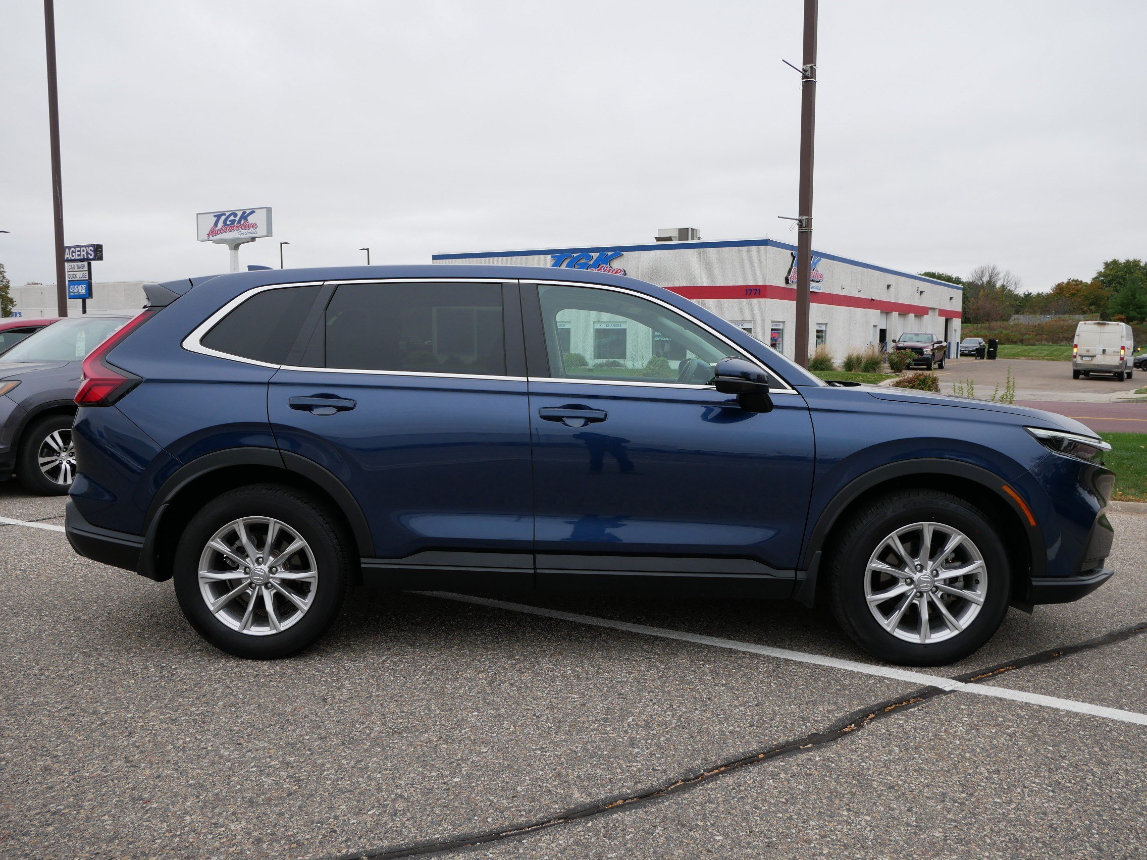 Certified 2024 Honda CR-V EX image 9