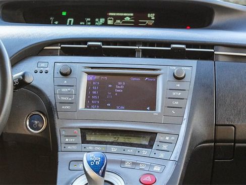 Used 2015 Toyota Prius Two image 21