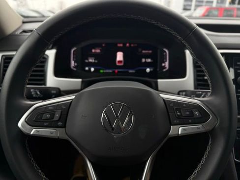 Used 2022 Volkswagen Atlas SE image 25