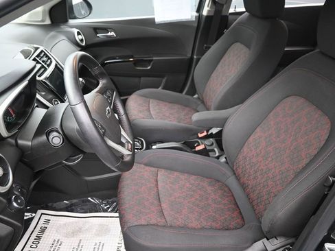 Used 2019 Chevrolet Sonic LT w/ Convenience Package FWD image 33