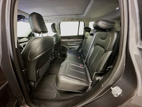 Used 2023 Jeep Grand Cherokee 4WD 4xe image 28