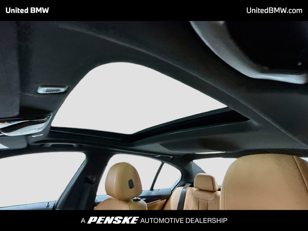 Used 2021 BMW 530i w/ M Sport Package RWD image 19