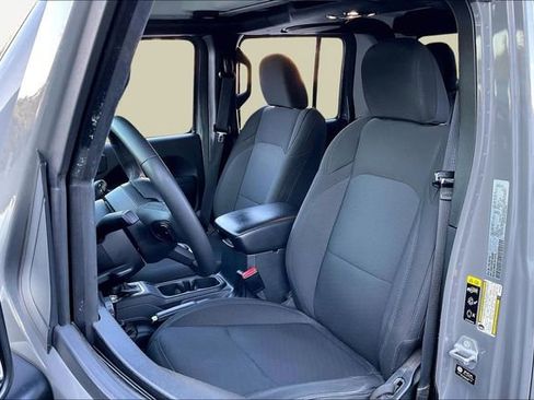 Used 2023 Jeep Gladiator Sport image 14
