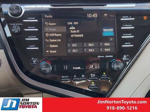 Used 2019 Toyota Camry XLE FWD image 18