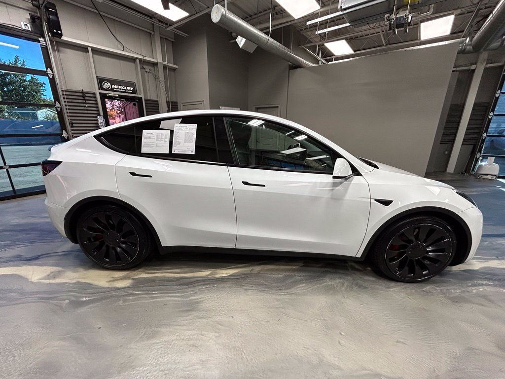 Used 2022 Tesla Model Y Performance AWD/4WD image 31