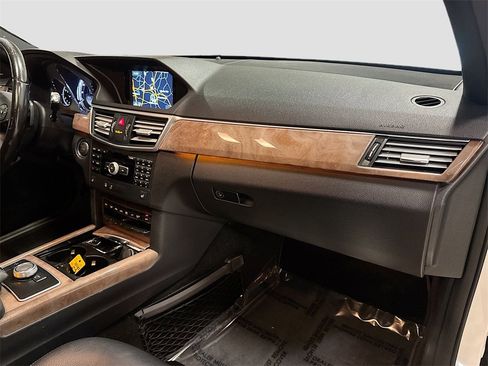 Used 2012 Mercedes-Benz E 350 4MATIC Sedan image 34