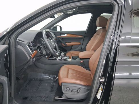 Used 2023 Audi Q5 2.0T Premium w/ Convenience Package image 5
