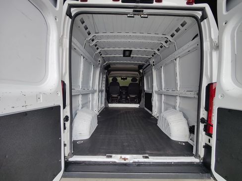 Used 2023 RAM ProMaster 2500 FWD image 8