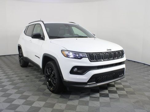New 2026 Jeep Compass Latitude image 24