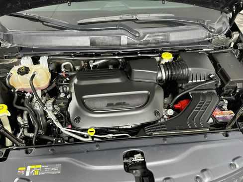Used 2023 Chrysler Voyager LX FWD image 30