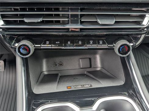 New 2026 Chevrolet Traverse LT w/ Driver Confidence Package image 23