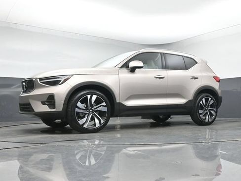 Used 2024 Volvo XC40 B5 Ultimate AWD/4WD image 35