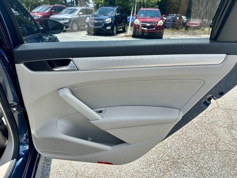Used 2019 Volkswagen Passat 2.0T Wolfsburg FWD image 15