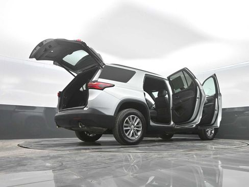 Used 2022 Chevrolet Traverse LT image 42