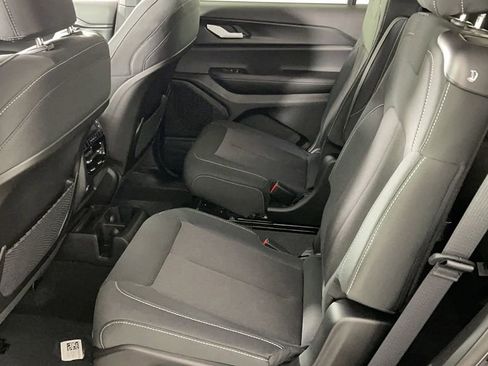 New 2025 Jeep Grand Cherokee L Laredo image 13