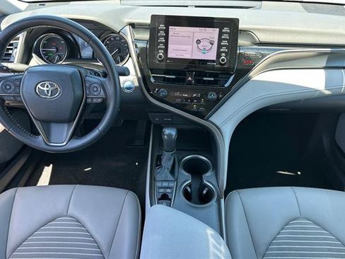 Used 2021 Toyota Camry SE FWD image 13